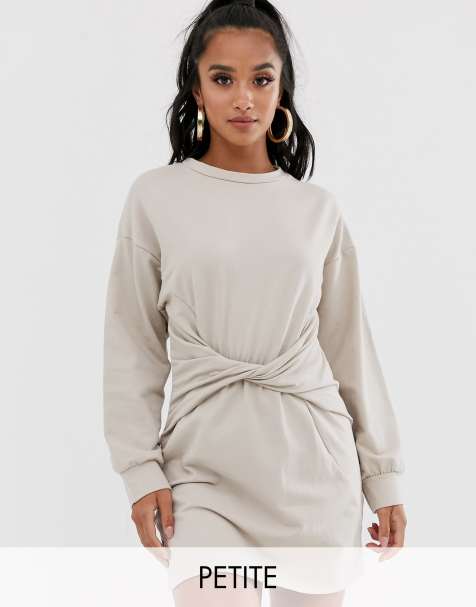 Boohoo Petite – Minikleid in Stone mit verdrehter Front