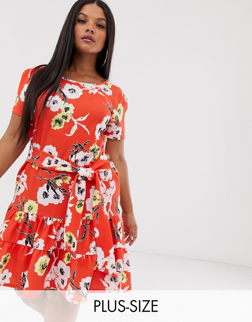 Boohoo Plus exclusive skater dress with tiered skirt and tie waist in red floral