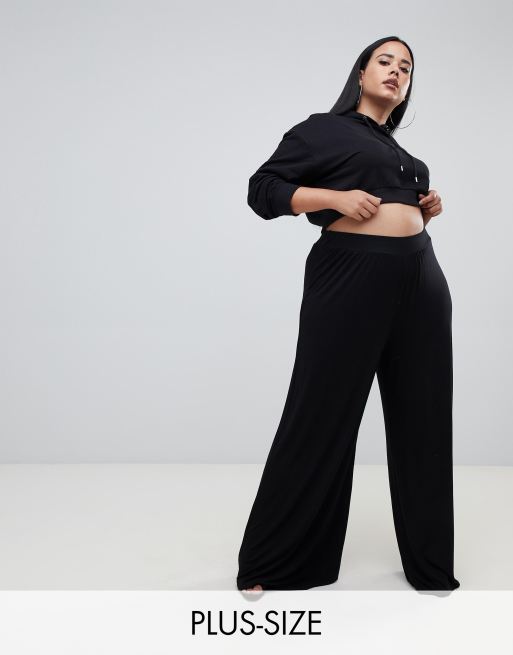 Boohoo Plus - Pantaloni neri con fondo ampio