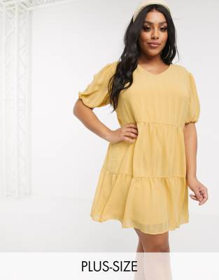 Boohoo Plus - Robe babydoll en seersucker effet étagé - Jaune