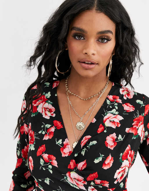 Boohoo - Robe cache-cœur courte à imprimé floral - Noir et rouge, 3 de 4