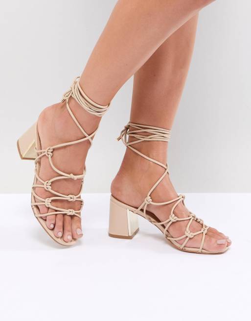 Boohoo Sandalen met hak en veters