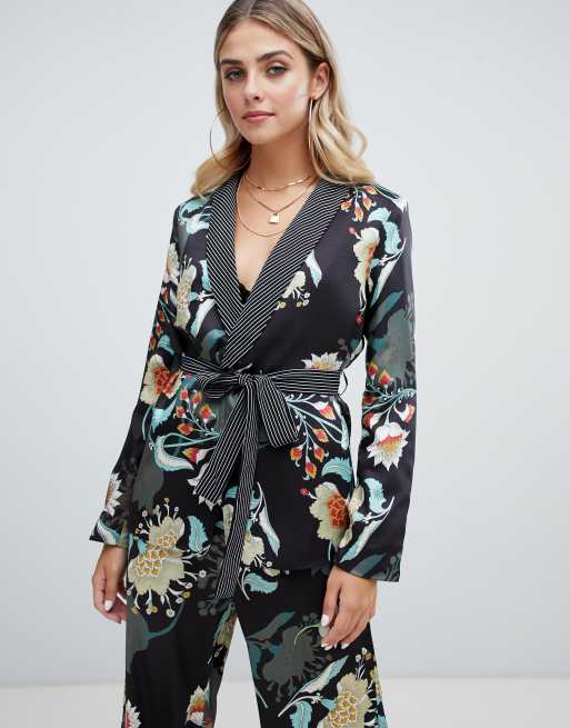 Boohoo - Veste à revers contrastant avec imprimés mélangés fleurs et rayures