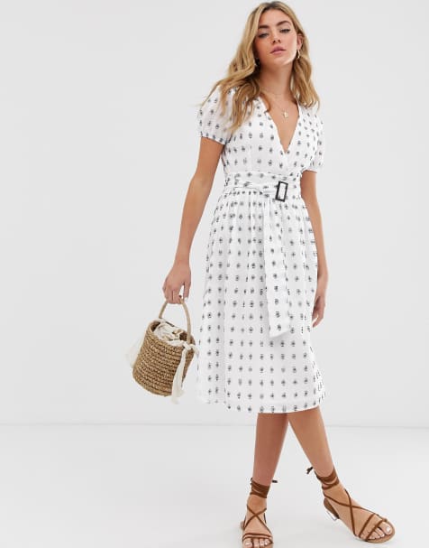 Boohoo – Weißes Midikleid mit blauen Punkten, Puffärmeln und Taillenschnürung