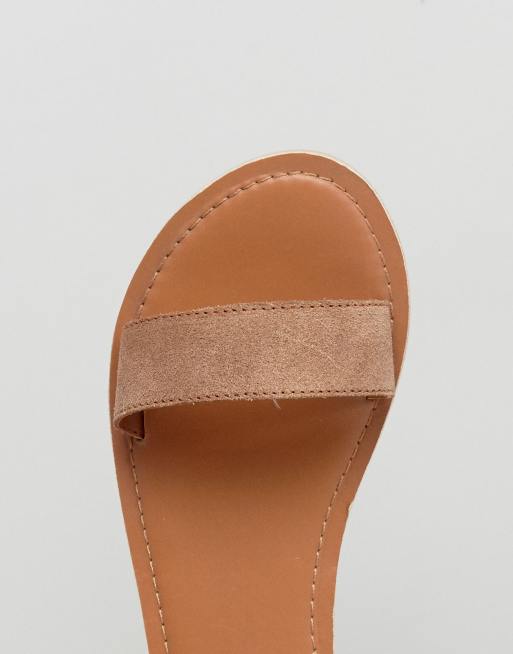 boohoo – Zamszowe sandały z paskiem za kostką, 3 z 4