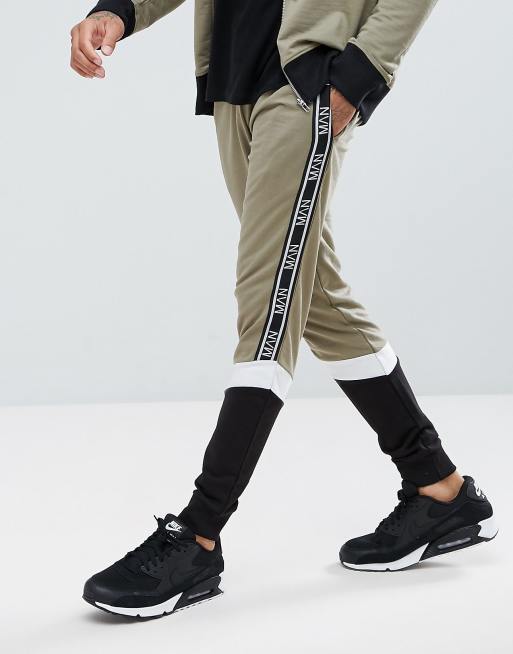 boohooMAN Joggers With Block Detail In Khaki
