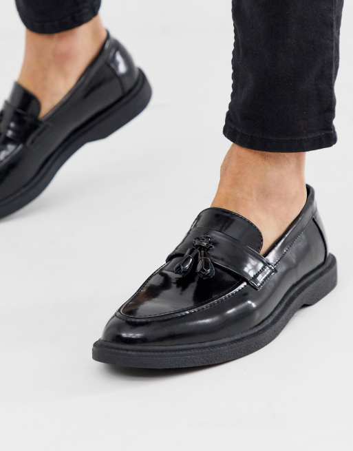 boohooMAN - Mocassins à glands en similicuir verni - Noir ...