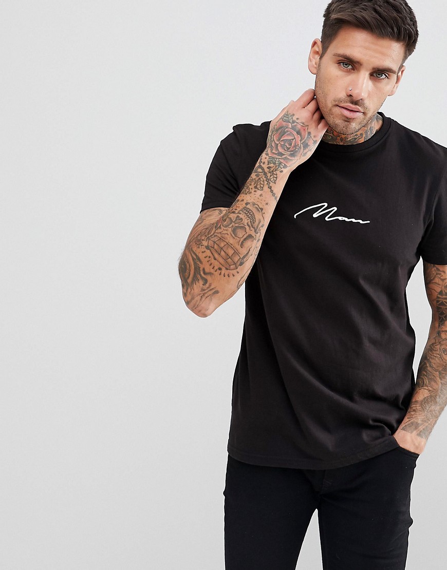 BoohooMAN - T-shirt nera con logo corsivo ricamato-Nero