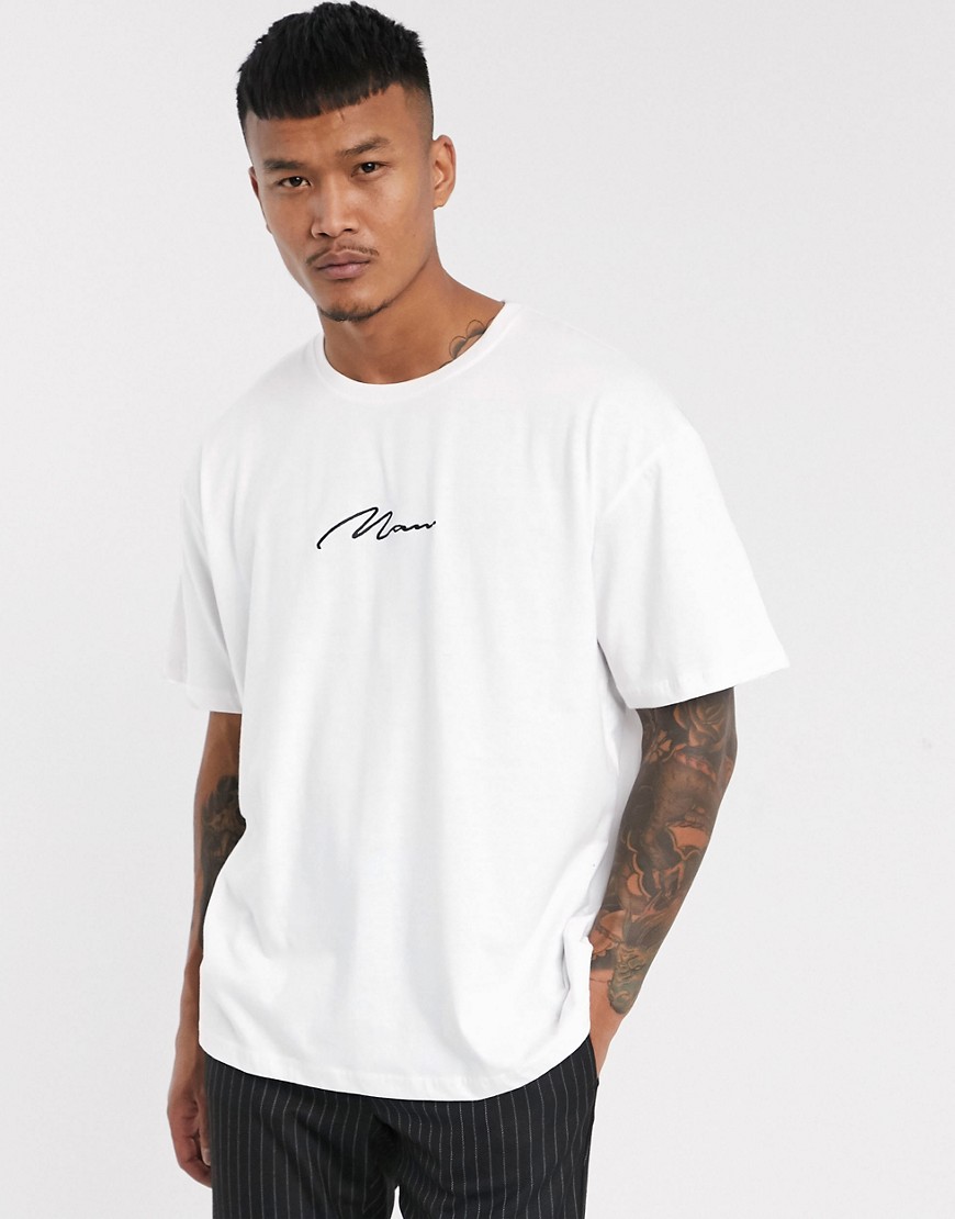 BoohooMAN - T-shirt oversize bianca con scritta Man-Bianco