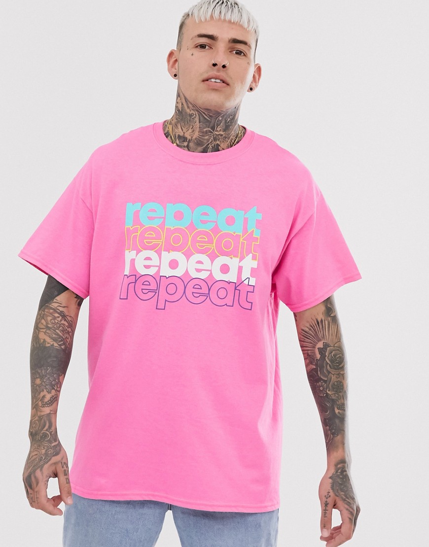 BoohooMAN - T-shirt oversize rosa con stampa repeat