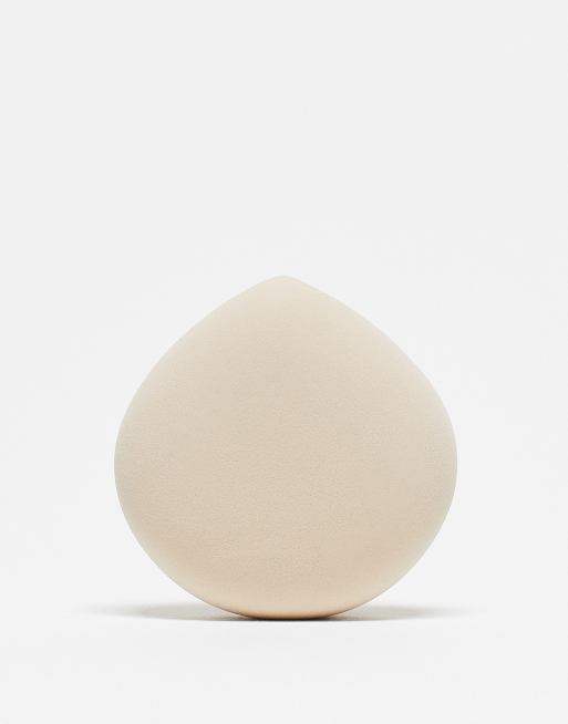 Borla de maquillaje para un acabado sin marcas Cloud Cushion de Morphe, 2 de 3
