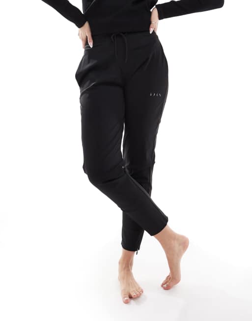 Born Living Yoga - Airla - Lichtgewicht joggingbroek in zwart