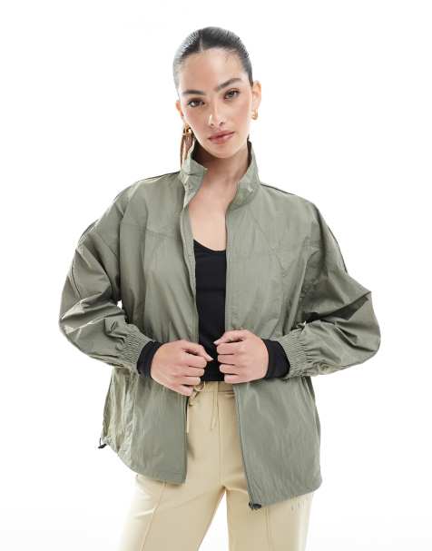 Born Living Yoga – Amara – Stylishe Windjacke in Camuflaje - view 1