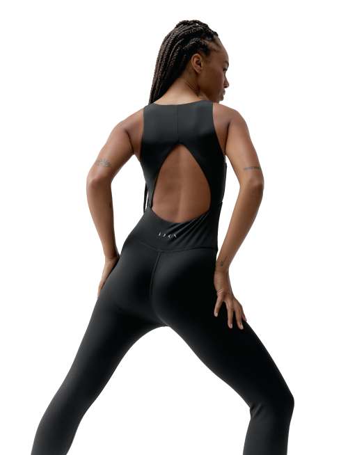 Born Living Yoga - Corpo - Sport jumpsuit met uitneembare bh-vulling in zwart