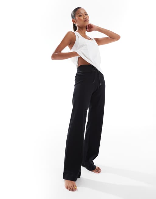 Born Living Yoga - Fait - Comfy sportbroek in zwart