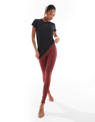 Born Living Yoga - Keila - Nahtlose Leggings in Mahagoni-Rot