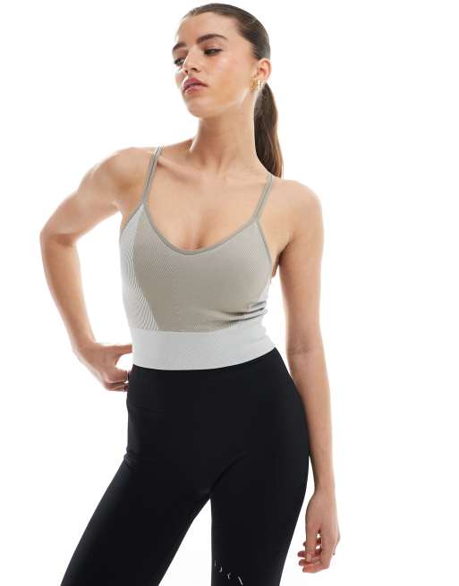 Born Living Yoga - Malia - Naadloze sport bh in twee tinten grijs