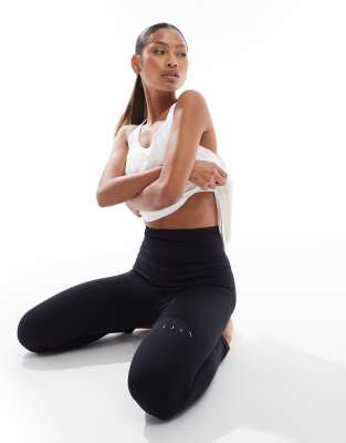 Born Living Yoga - Nina - Nahtlose Leggings in Schwarz