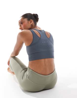 Born Living Yoga - Nina - Nahtloser Sport-BH in Schiefergrau mit herausnehmbaren Pads-Blau