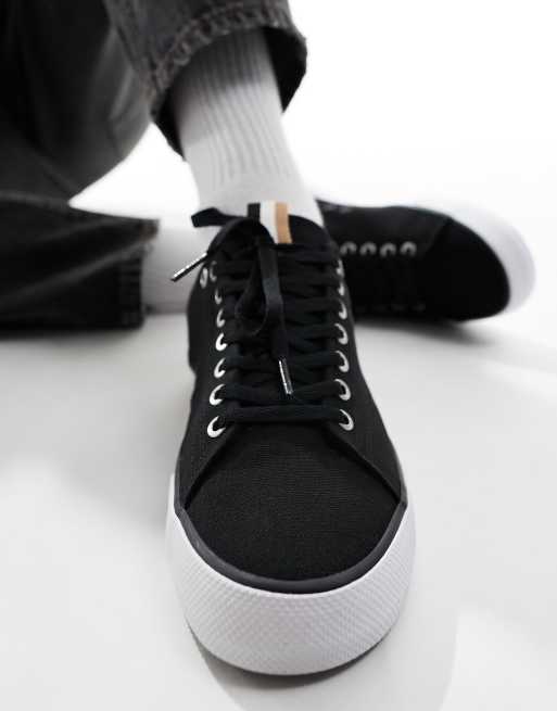 Minimal hot sale canvas shoes