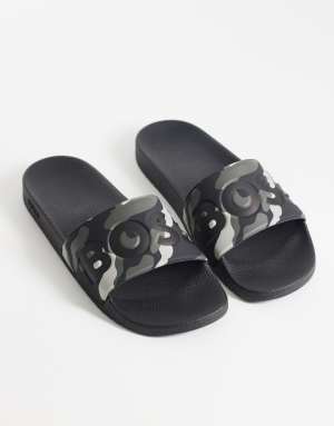 BOSS Aryeh sliders in green