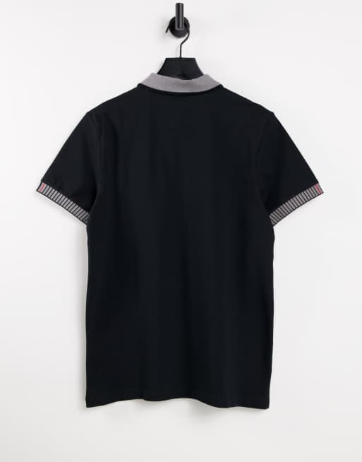 BOSS – Athleisure Paule – Polohemd mit 2 Zierstreifen und Logoprint, 2 von 4