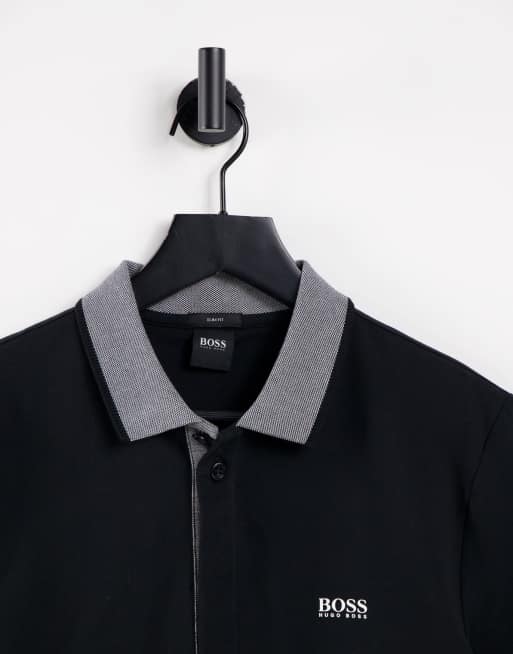 BOSS – Athleisure Paule – Polohemd mit 2 Zierstreifen und Logoprint, 4 von 4