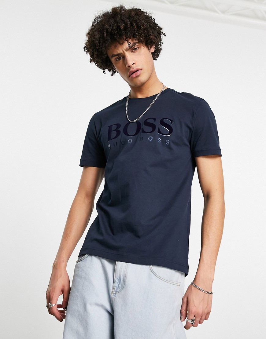 boss athleisure - tee 3 - t-shirt med flere logo i marineblå