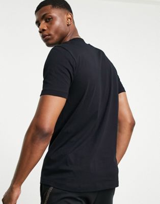 Nouveau BOSS - Athleisure Tee Pixel 1 - T-shirt à grand logo - Noir/doré