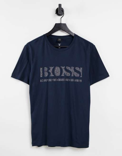BOSS Athleisure - Tee Pixel 1 - T-shirt met groot logo in marineblauw/wit