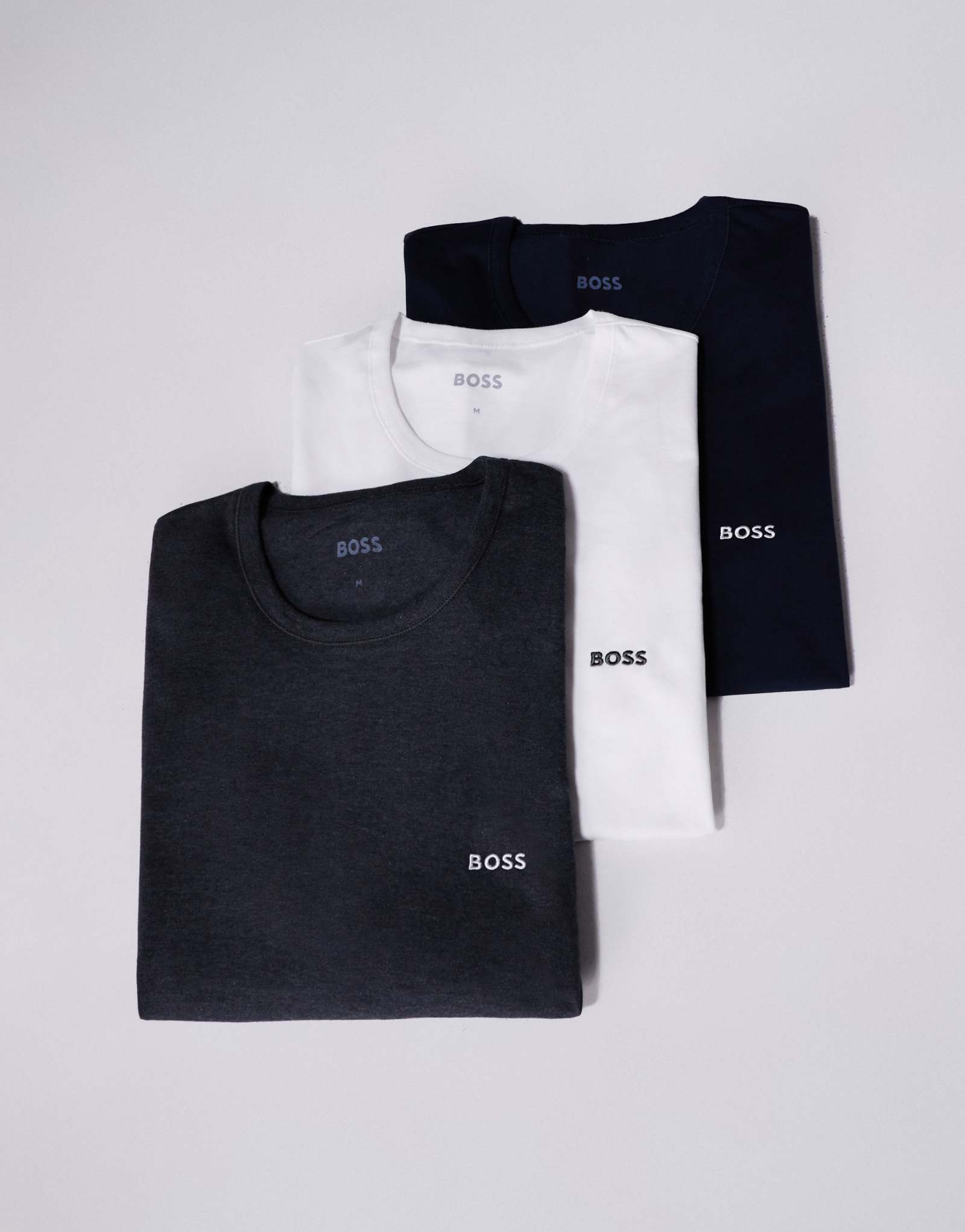 Классическая футболка с логотипом BOSS Bodywear Classic 3 pack обычного покроя цвета древесный уголь/белый/ темно-синий