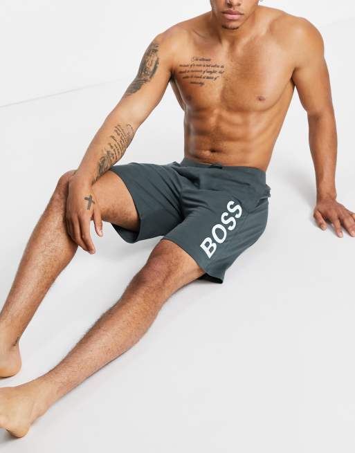 BOSS – Bodywear Identity – Kakifärgade shorts med kontrasterande, lodrät logga