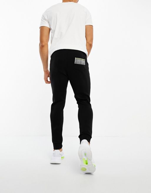 Under Armour Challenger Pro joggers in black and blue