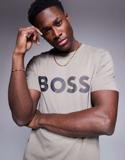 BOSS – Green – Mellangrön t-shirt i regular fit med tejpad logga - view 1