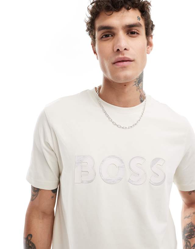 BOSS Green - tee jagged t-shirt in beige with logo applique