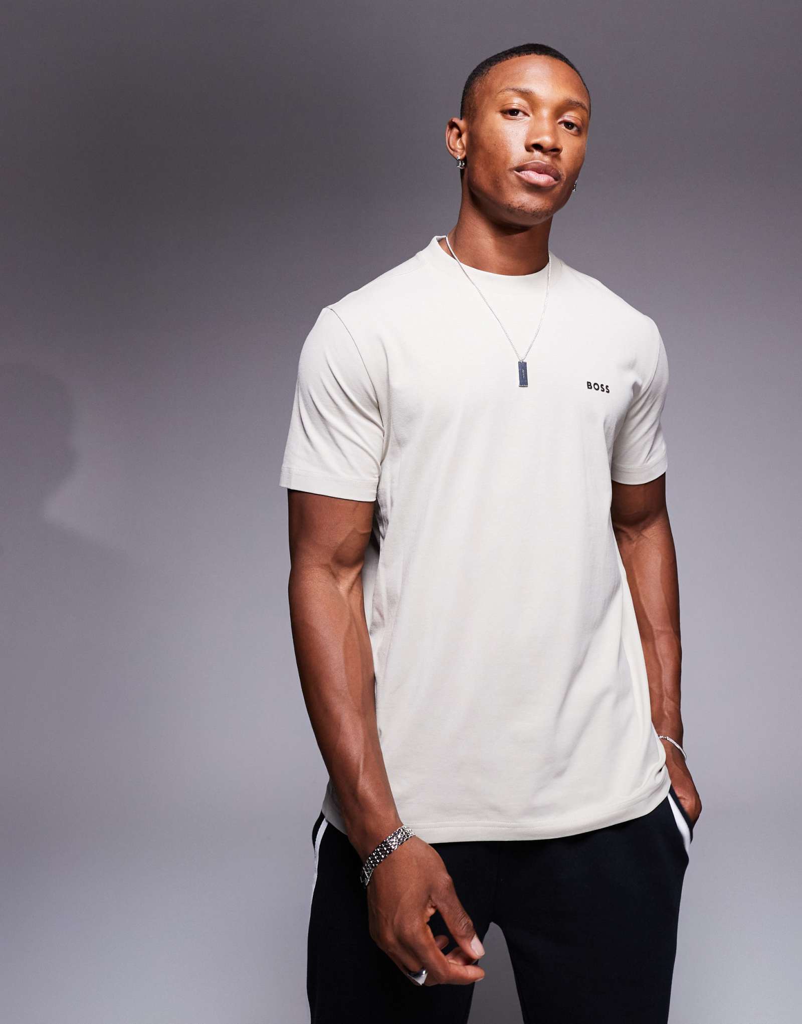Футболка BOSS Green tee бежевого цвета