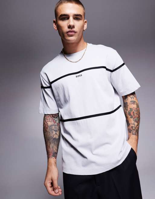 BOSS Green – Tercy – Jasnoszary T-shirt o luźnym kroju z paskami i logo na środku