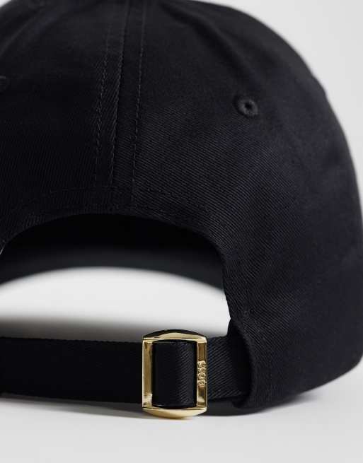 BOSS – Kappe in Schwarz mit goldfarbenem Logo, 2 von 3