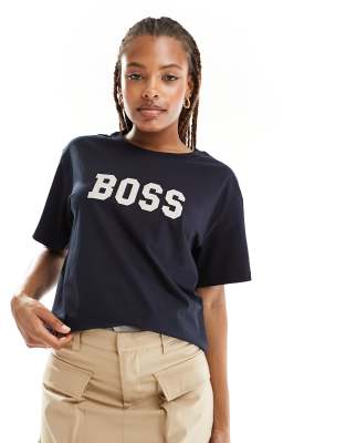 BOSS - Marineblaues T-Shirt mit auffälligem Logo