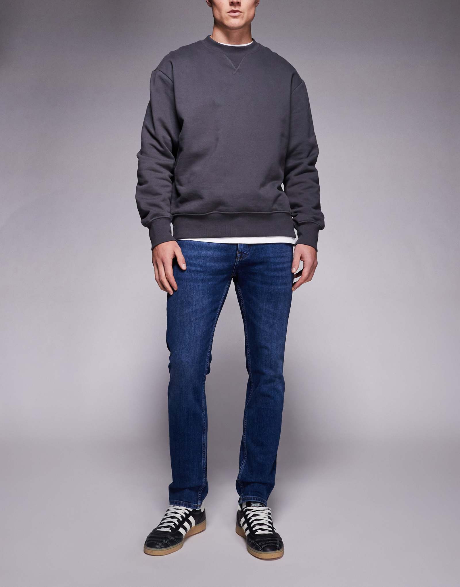 Джинсы BOSS Orange Delaware slim fit средне-синего цвета