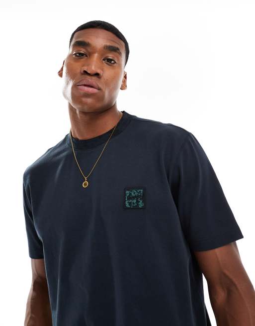 BOSS Orange – Granatowy T-shirt z prążkowanym dekoltem we wzór moro