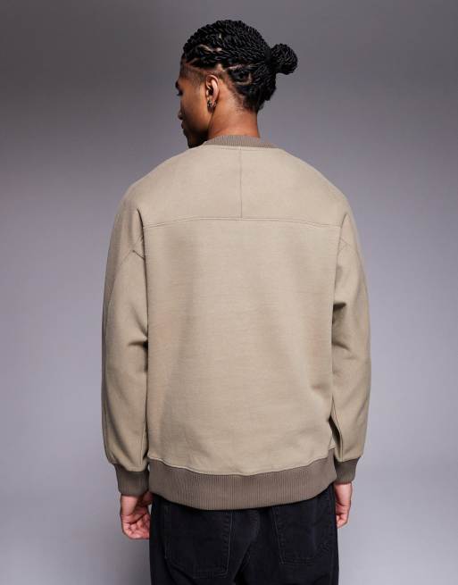Boss Orange – Relaxed Fit Sweatshirt aus schwerem Stoff in Dunkelbeige mit mittigem Logo, 3 von 5
