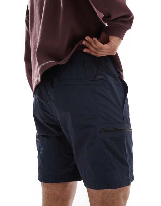 BOSS Orange – Sal – Marinblå cargoshorts i nylon med tekniska detaljer och bälte, 4 av 5