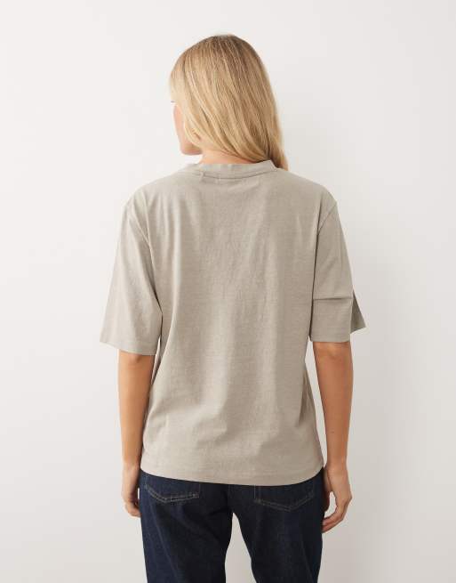 BOSS Orange T-shirt z logo w stylu pisma w jasnym khaki, 2 z 4