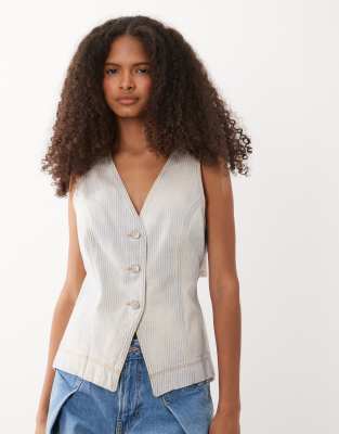 BOSS Orange tailored denim vest in light blue open blue 53390₽