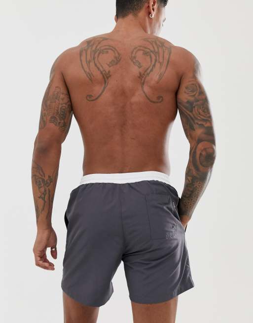 BOSS – Star Fish – Badeshorts in Dunkelgrau, Exklusiv bei ASOS, 2 von 4