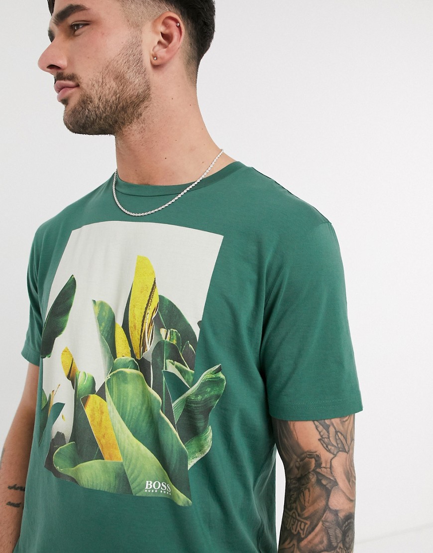 BOSS – Tejungle 1 – Grön t-shirt med fyrkantigt tryck