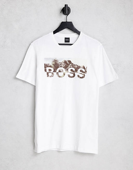 BOSS – Tyro 3 – T-Shirt in Weiß mit Logo auf der Brust | ASOS
