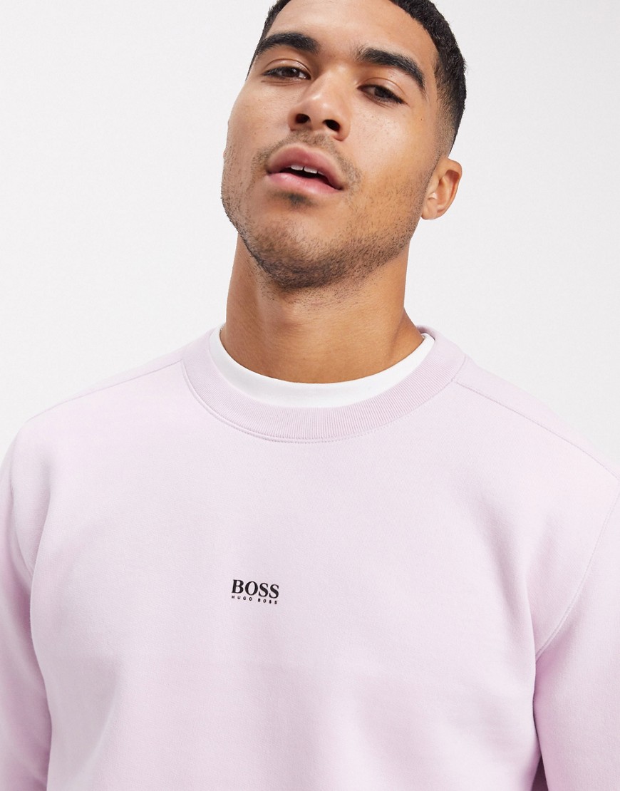 BOSS – Weevo – Ljusrosa sweatshirt med kontrasterande logga