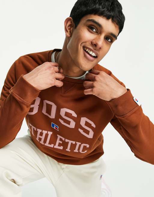 Boss x Russell Athletic – Stedman – Sweatshirt mit College-Logo in Braun |  ASOS